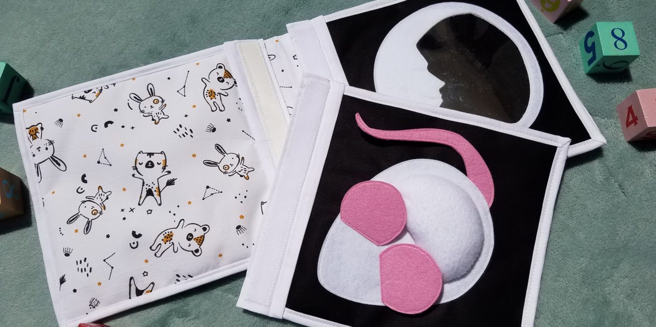 L'Atelier de Beryl - Doudou Livre - livre bébé - Page BB Souris et Lune - widget fidget